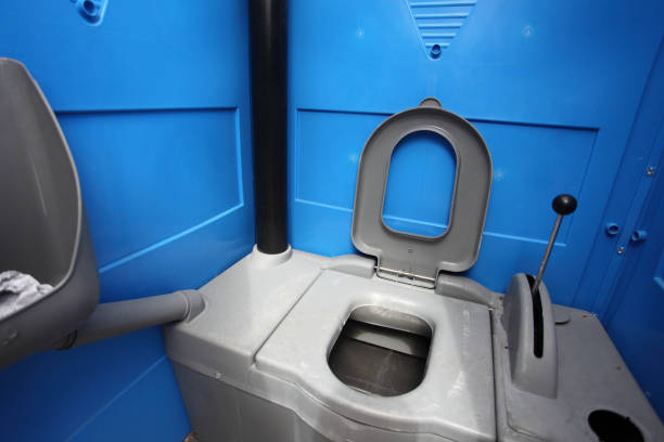 Best Porta potty delivery and setup  in Centralia, MO